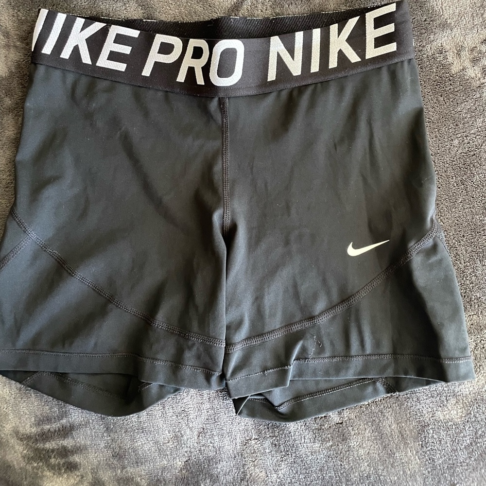 Women’s Nike Pro Shorts 5”inseam